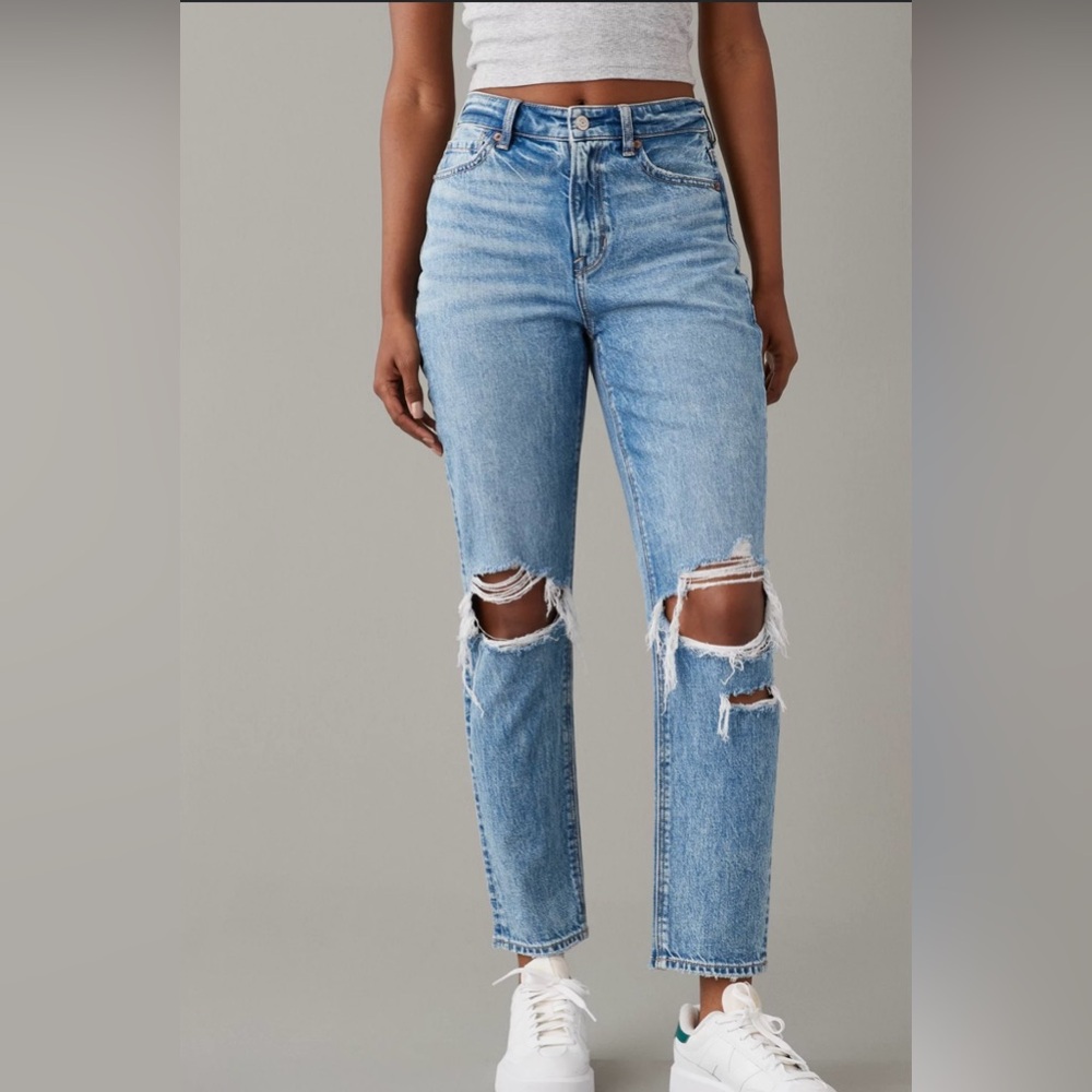 American Eagle Size 2 Distressed Mom Jeans